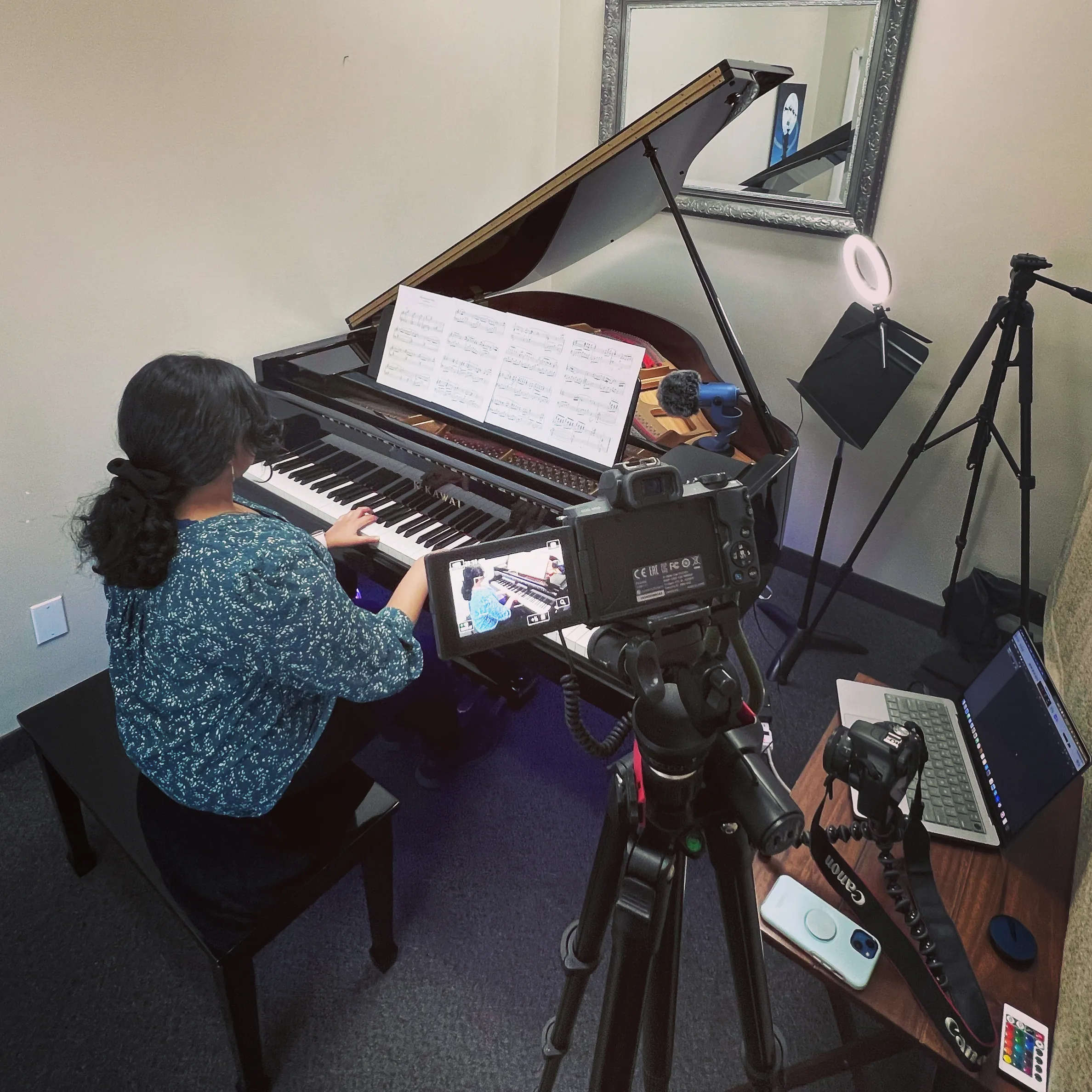 Teen and adult piano lessons at SYNERGY